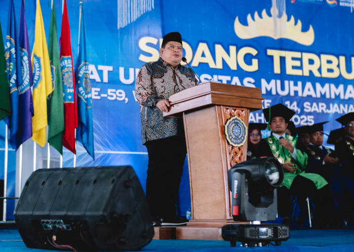 Wisuda UM Metro 2025: Wakil Kopertais Wilayah XV Prof. Safari Daud Angkat Jempol Kemajuan Kampus