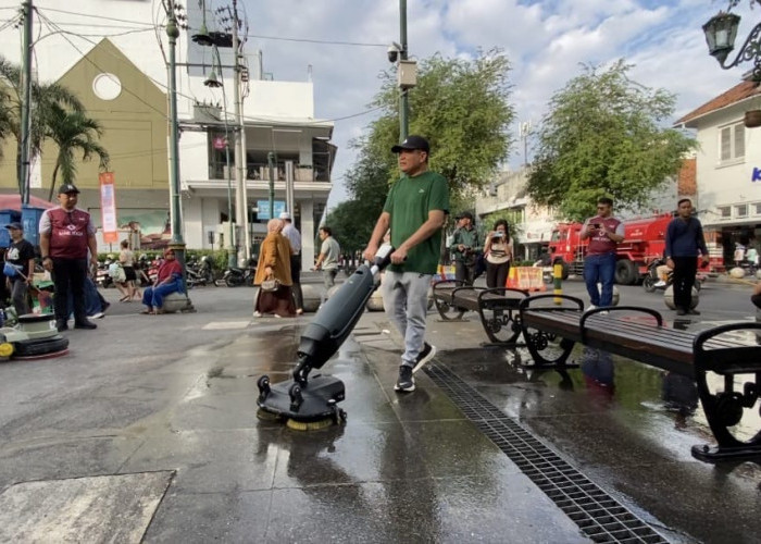 Ribuan Warga Ikut Ngepel Malioboro, Pemkot Yogya Gelar Kerja Bakti di 150 Titik
