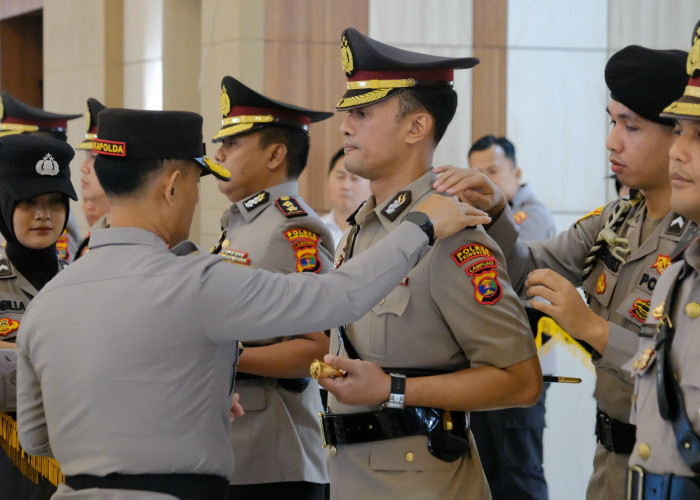 AKBP M. Yunnus Saputra Resmi Serahkan Tongkat Komando Polres Pringsewu kepada AKBP Dadi Perdana Putra