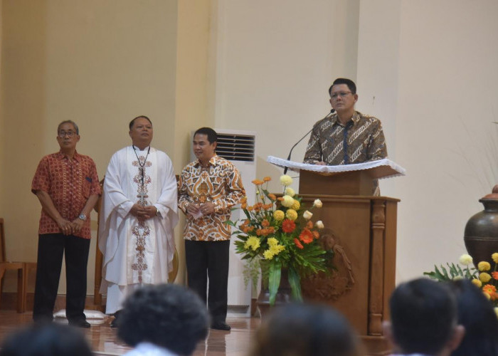 Wakil Bupati Sleman Hadiri Malam Paskah di Gereja St. Petrus dan Paulus Babadan, Tekankan Toleransi