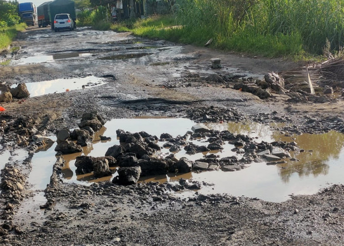 Masyarakat Tagih Janji Perbaikan Jalan Rumbia Rampung April 2023