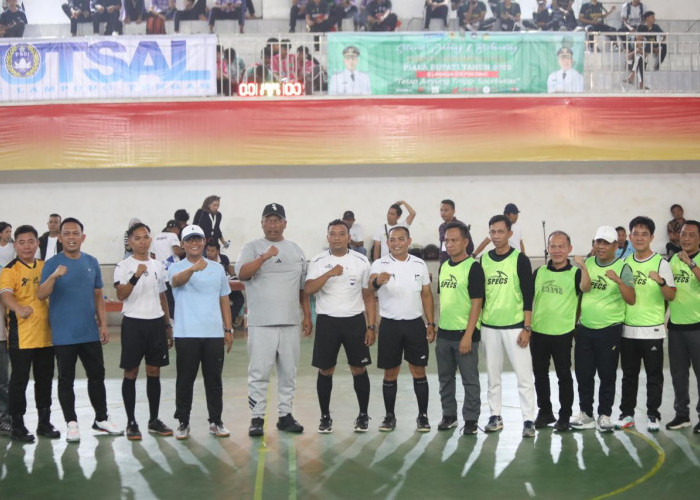 Secara Resmi, Bupati Ardito Wijaya dan Wakil Bupati I Komang Koheri Buka Turnamen Futsal Piala Bupati Lamteng 