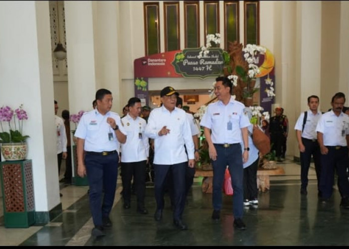 Menko Polkam Tinjau Kesiapan Angkutan Lebaran 2026 di Daop 6 Yogyakarta, Tekankan Aspek Keselamatan