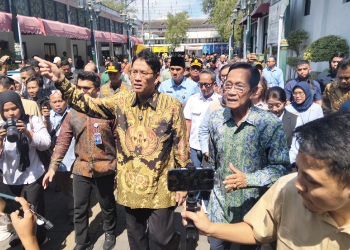 Menkeu Purbaya Tinjau Beringharjo, Aktivitas Ekonomi Dinilai Masih Kuat