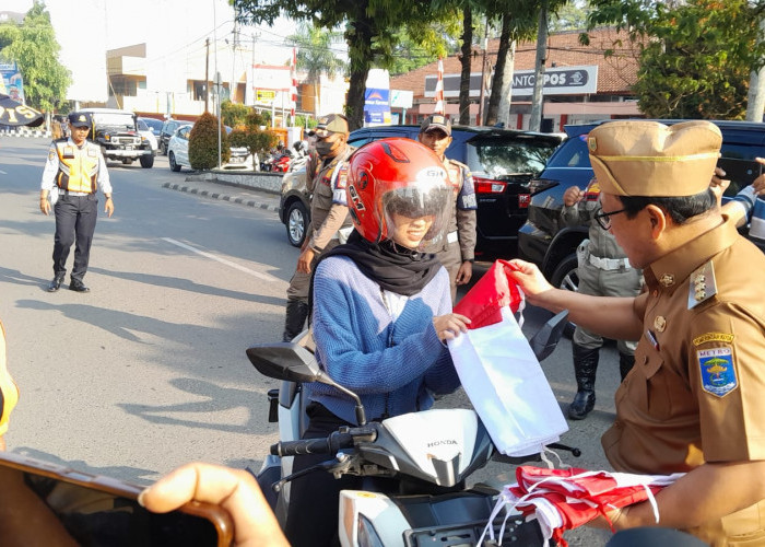 Jelang HUT RI, Pemkot Metro Mewajibkan Masyarakat Pasang Bendera