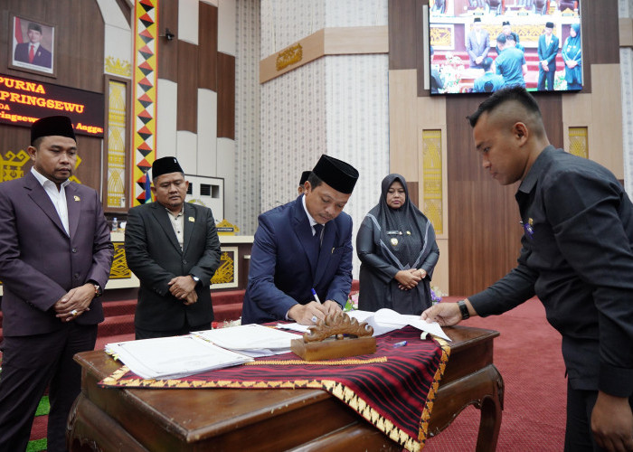 Bupati dan DPRD Pringsewu Teken Nota Kesepakatan KUA-PPAS 2026 Dan Perubahan 2025