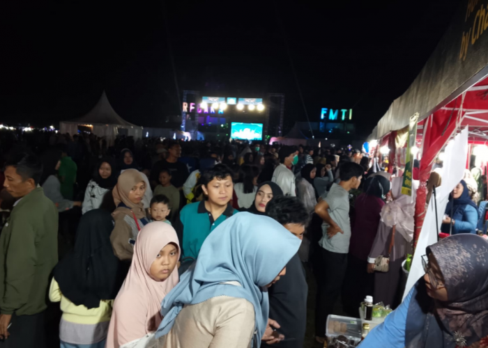 Lautan Pengunjung di Lapangan Transad Poncowati, Ramaikan Recaka FMTI x Titik Kumpul 2025