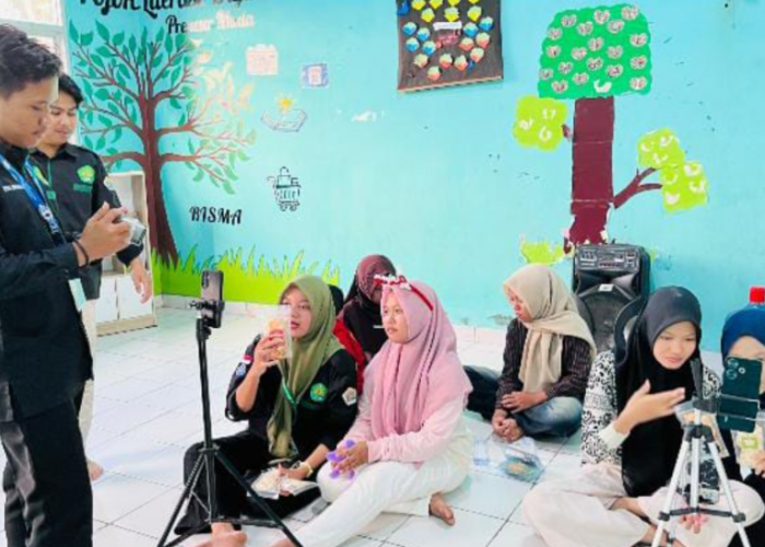Dorong Jiwa Wirausaha Digital, HIMADIKMI UM Metro Bekali RISMA Rejo Agung Skill Live Selling