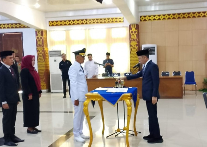 Penyegaran Birokrasi, Wabup Romli Lantik 122 Pejabat Eselon III dan IV di Lampung Utara
