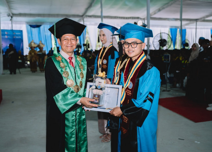 Kisah Inspiratif Akhmad Syaferi, Wisudawan Terbaik Pascasarjana UM Metro 