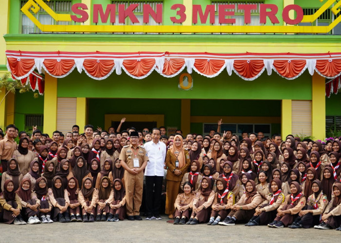 Kunjungi SMKN 3 Kota Metro, Presiden Jokowi akan Bantu ini! 