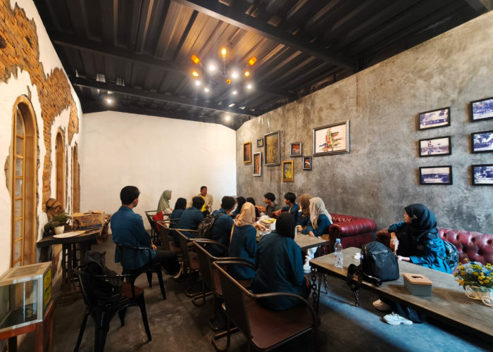 Mahasiswa UM Metro Dalami Dunia Jurnalistik melalui Kunjungan ke Radar Metro