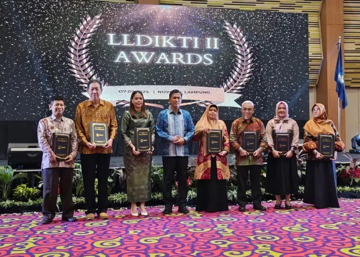 UM Metro Raih Peringkat 1 LLDIKTI Awards 2024 Kategori Kualitas Lulusan