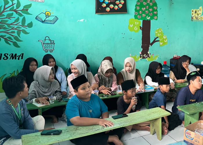 PPK Ormawa HIMADIKMI Latih Pemuda RISMA Rejo Agung Mendesain Konten Promosi UMKM dengan Canva
