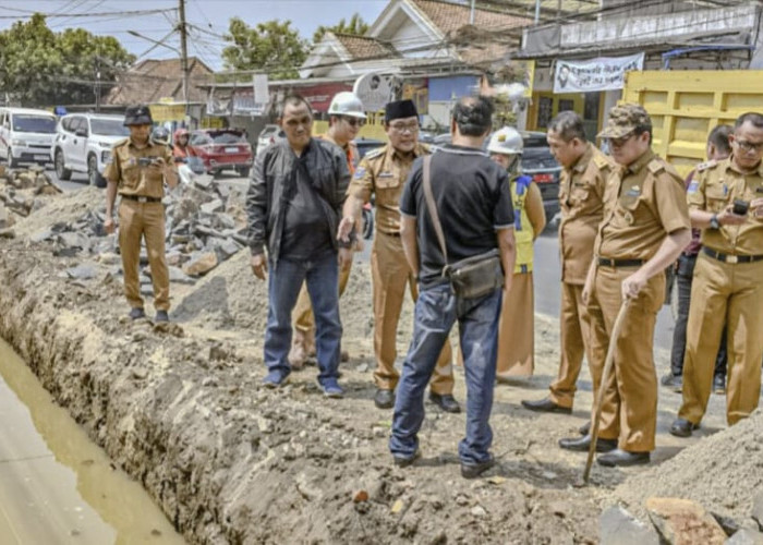 Atasi Masalah Banjir, Pemkot Metro Mulai Lakukan Normalisasi Saluran Air