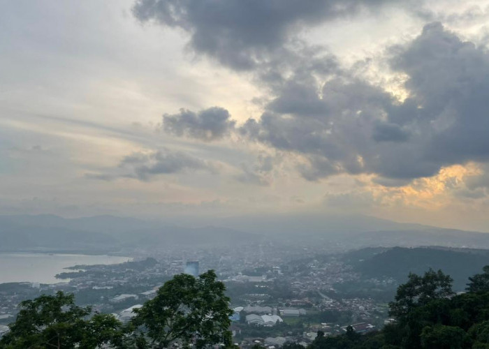 Nikmati Senja dan Perpaduan Hangat Kuliner di Atas Bukit Way Gubak