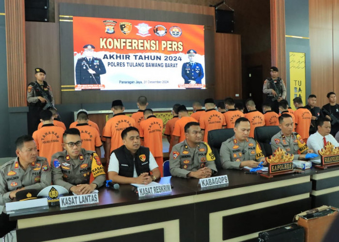 Kapolres Tulang Barat pimpin Gelar Konferensi Pers Akhir Tahun 2024.