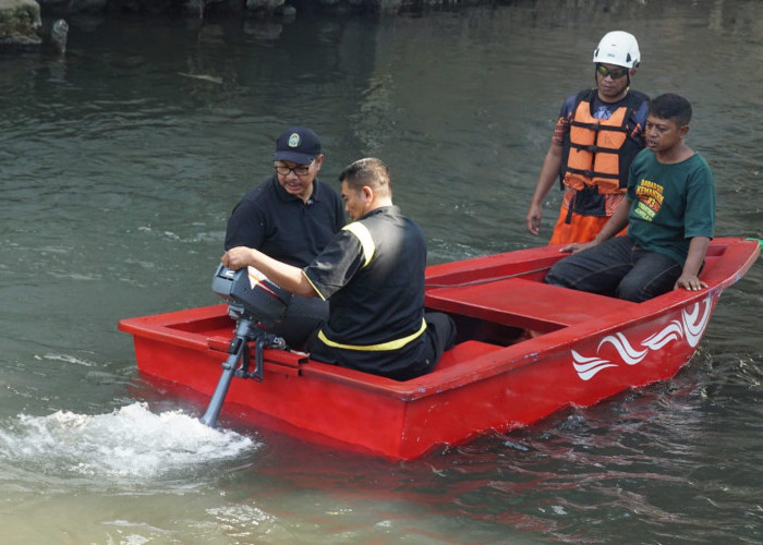 Wali Kota Yogyakarta Uji Coba Perahu Motor Tempel di Sungai Winongo
