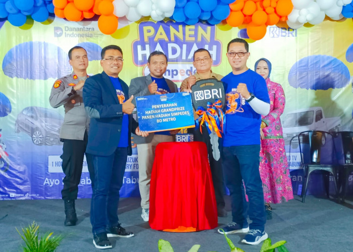 Nasabah dari Unit Bantul dan Raman Utara Dapat Hadiah Mobil dari BRI Kanca Metro