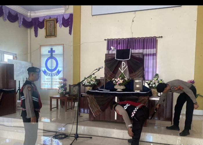 Pengamanan Ditingkatkan, Samapta Polres Mesuji Lakukan Sterilisasi di Gereja HKBP Simpang Pematang