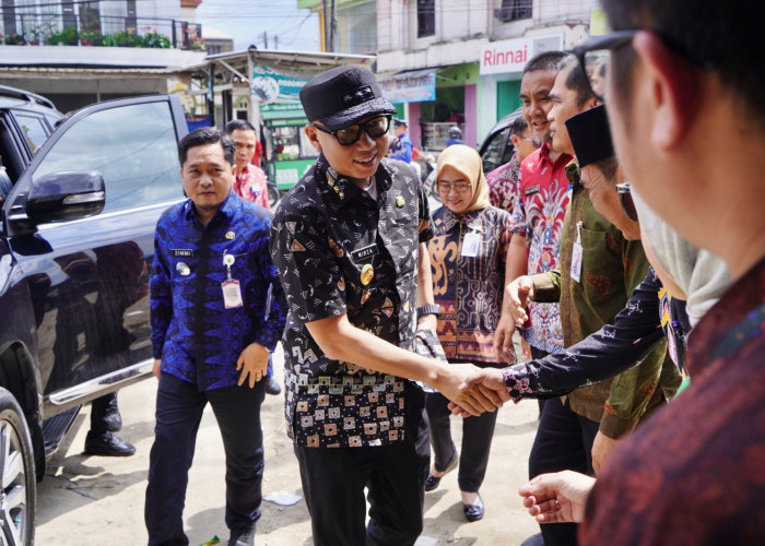 Pastikan Harga Pangan Stabil, Gubernur Rahmat Mirzani Djausal Sidak Pasar Gading Rejo Pringsewu