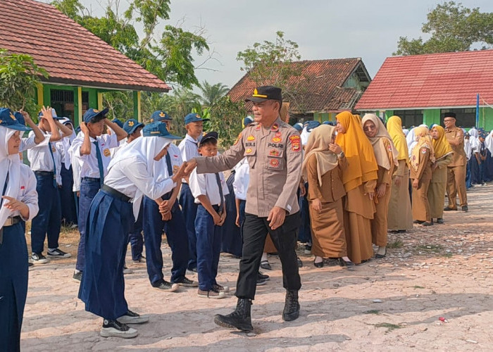 Polsek Mesuji Timur Lakukan Binluh di Sekolah, Sekaligus Jadi Pembina Upacara