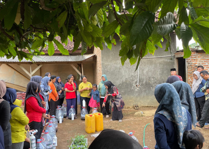 Tim Mahasiswa Berdampak UM Metro Beri Pelatihan dan Pendampingan Pembuatan Pupuk Organik dan Pupuk Kompos