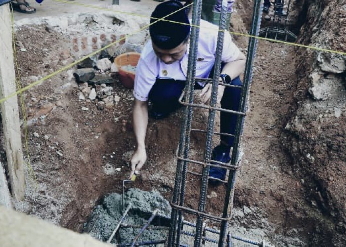 Bupati Riyanto Pamungkas Letakkan Batu Pertama Pembangunan Masjid Darussalam Pringsewu