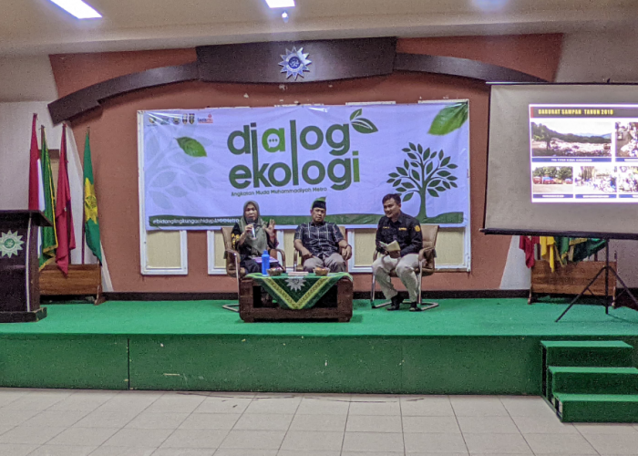Dosen UM Metro Jadi Pemateri dalam Dialog Ekologi Angkatan Muda Muhammadiyah: “Metro Darurat Sampah, Benarkah?