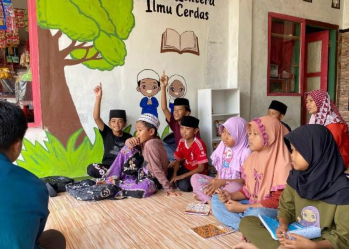 PPK Ormawa HIMADIKMI Dampingi Anak Desa Rejo Agung Asah Kemampuan Literasi Numerasi