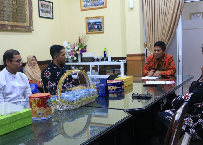 Dosen dan Pejabat Baru UM Metro Resmi Terima SK, Ini Pesan Rektor