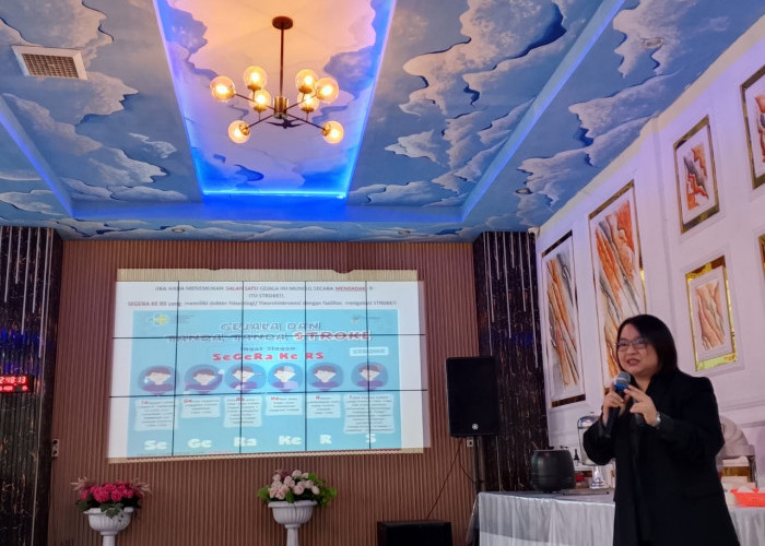 Sakit 'Stroke' Harus Cepat Dibawa Ke Rumah Sakit, dr. Leny Kurnia Beri Edukasi Health Talk RS.EMC di Hotel NSO