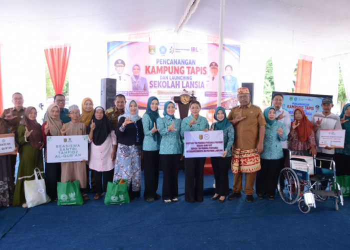 Ketua TP PKK Lampung Resmikan Kampung TAPIS dan Launching Sekolah Lansia di Lampung Tengah