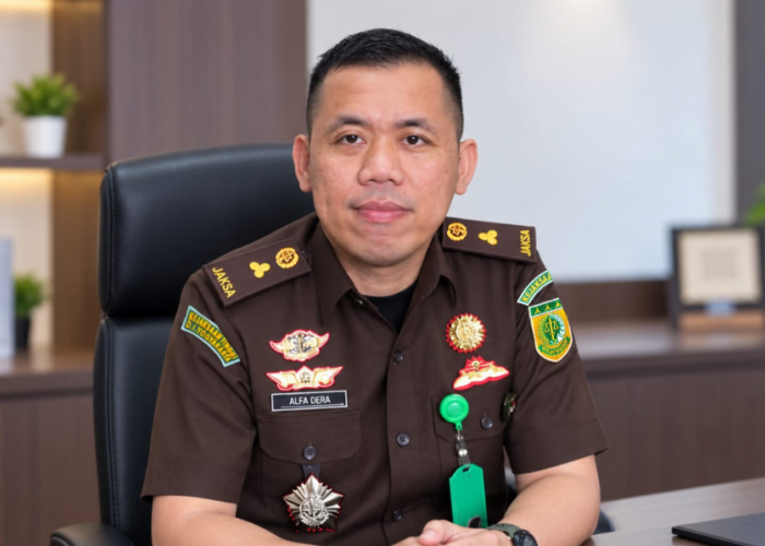 Hukum Bukan Lomba Kehebatan Institusi