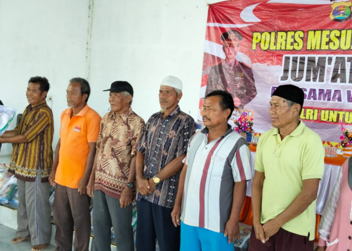 Gelar Jumat Curhat di Wiralaga II, Polres Mesuji Salurkan 25 Paket Sembako untuk Warga