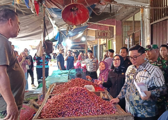 Pantau Harga Bapok Jelang Nataru, Tim Gabungan Turun ke 6 Pasar Tradional