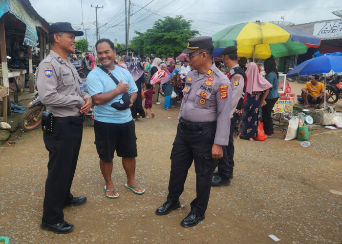 Polres Mesuji Gelar Sambang Binluh di Pasar Brabasan Saat Libur Nataru 