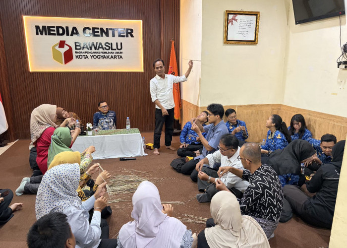 Bawaslu Kota Yogyakarta Angkat Wayang Suket sebagai Media Edukasi Demokrasi Berbasis Kearifan Lokal