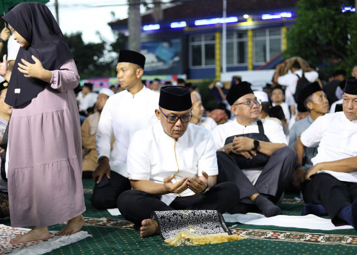 Bupati Lampung Tengah Ardito Wijaya Hadiri Lampung Bersholawat