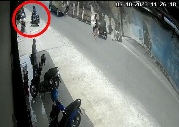 Pencuri Motor Kurir J&T Metro Ternyata Dua Orang, Aksi Pelaku Terekam CCTV
