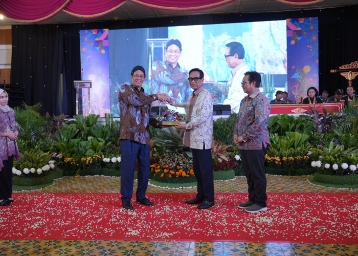 Menkeu Resmikan Pasar Rakyat UMi 2026 di Yogyakarta, Luncurkan 80 Becak Listrik untuk Dukung UMKM
