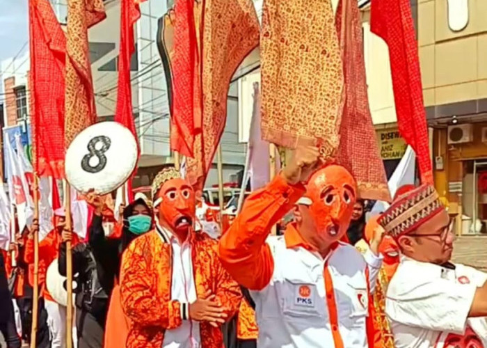 Arak-arakan Dan Teaterikal Tupping Lampung Iringi Pendaftaran BCAD PKS Lampung