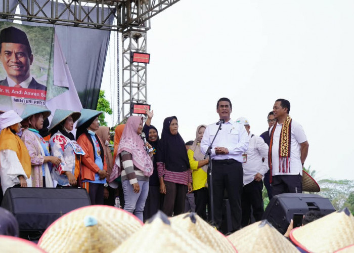 Mentan Andi Amran Hadiri Pesta Rakyat Petani 2026 yang Digelar di Pringsewu