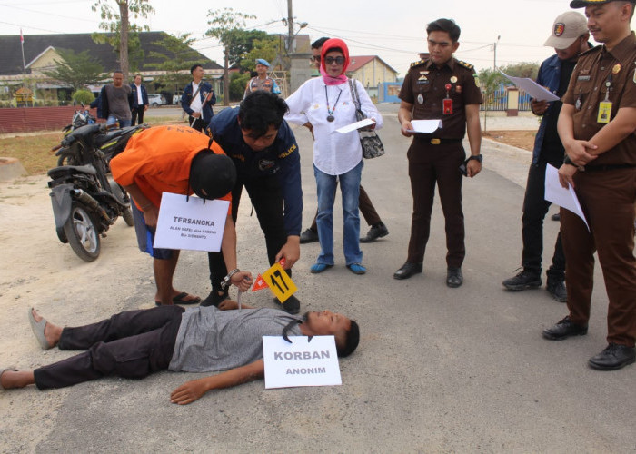 Reka Ulang Pembunuhan ODGJ di Pringsewu, Tersangka Perankan 25 Adegan