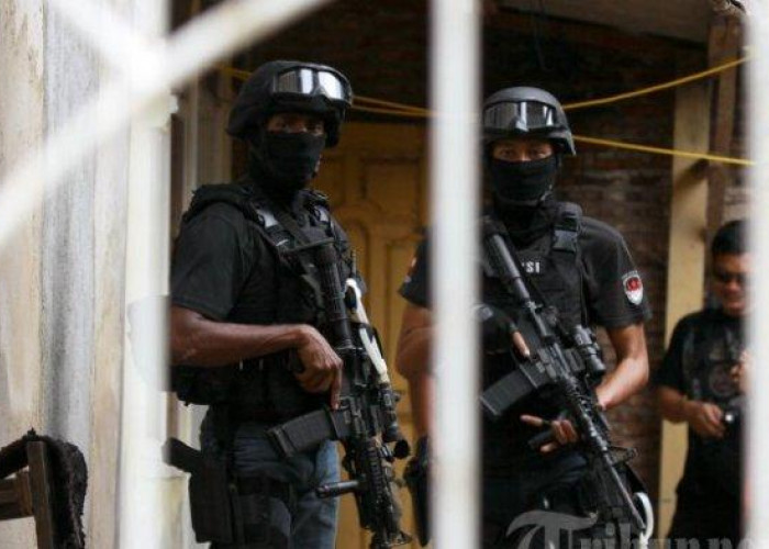 6 Terduga Teroris Ditangkap Densus 88 di Sumatera Selatan dan Kalimantan Barat