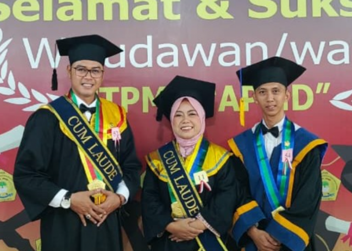 Tiga Pamong Condongcatur Diwisuda di STPMD APMD Yogyakarta, Perkuat Kualitas Aparatur Desa