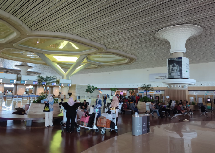 Gunung Anak Krakatau Erupsi, Operasional Penerbangan di Bandara Yogyakarta Mengalami Gangguan