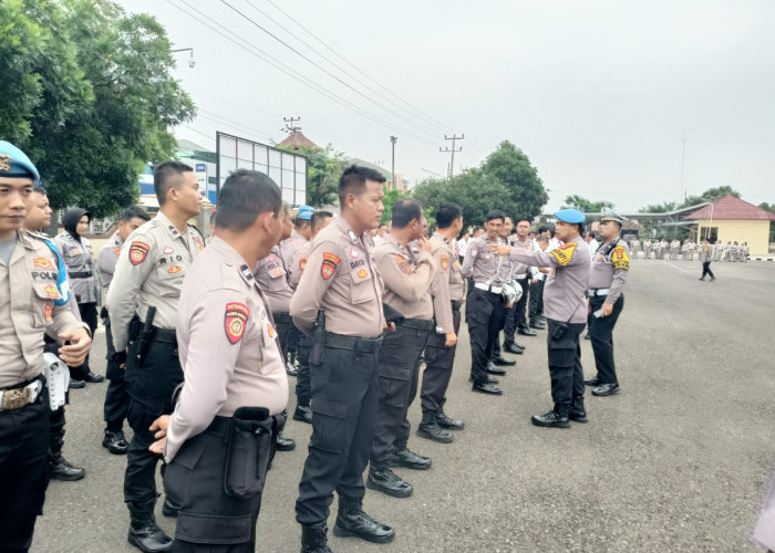 Kelengkapan Personel Polres Metro Diperiksa?