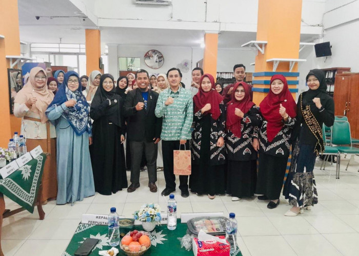 UM Metro Gelar Bedah Buku dan Launching Derma Buku, Peringati Hari Buku Nasional dengan Semangat Literasi