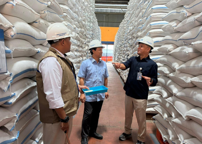 Lakukan Pengawasan Pangan, Gus Hilmy: Gudang Penuh, Bulog Siap Melaksanakan Penugasan Pemerintah